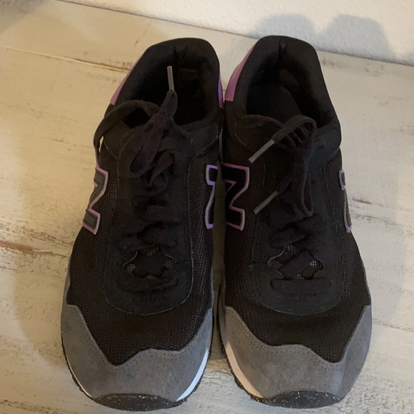 Size 9 1/2 new balance sneakers - Picture 4 of 4